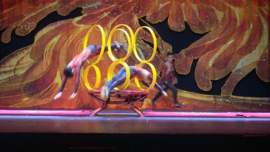 Un circo de China a la Gran V&iacute;a con medallistas ol&iacute;mpicos