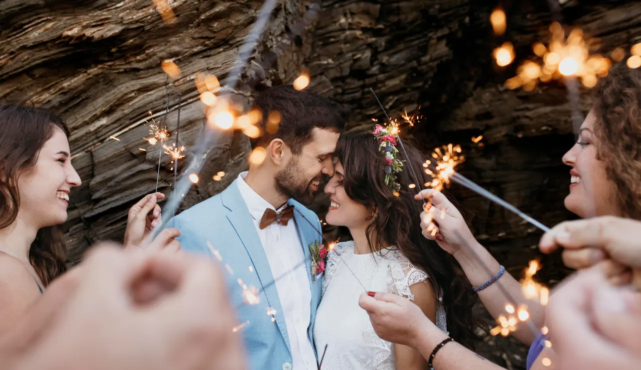 Pareja de novios en la boda