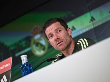 Xabi Alonso atiende a los medios en rueda de prensa