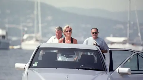 Lady Di y Dodi Al-Fayed en Saint-Tropez Lady Di y Dodi Al-Fayed en Saint-Tropez