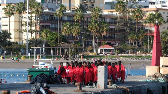 El Gobierno declara la contingencia migratoria en Canarias, Ceuta y Melilla para trasladar a 4.000 menores no acompa&ntilde;ados
