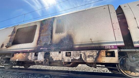 Incendio declarado en la m&aacute;quina de cola de un tren AVE que cubr&iacute;a el trayecto entre Almer&iacute;a y Madrid.
