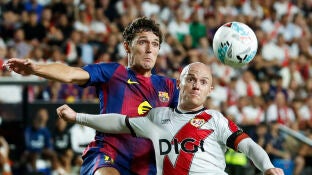 Isi Palazon en el partido ante el Barcelona en Vallecas