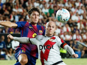 Isi Palazon en el partido ante el Barcelona en Vallecas