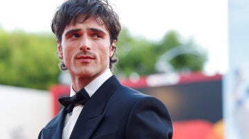 Jacob Elordi en el Festival de Venecia presentando Frankenstein