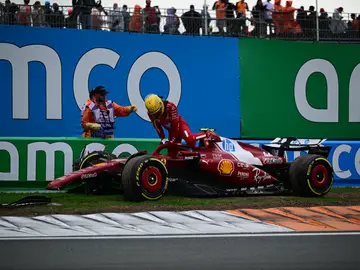 Lewis Hamilton tras su accidente en Zandvoort Lewis Hamilton tras su accidente en Zandvoort