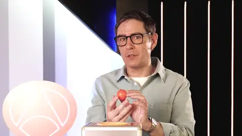 Juanra Bonet describe su papel en Juego de pelotas: "Básicamente, disfruto de cómo sufren los demás" Juanra Bonet describe su papel en Juego de pelotas: "Básicamente, disfruto de cómo sufren los demás"