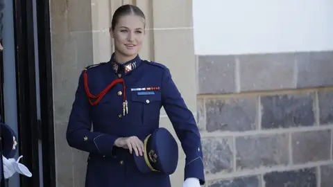 La princesa Leonor, por primera vez con el uniforme del Ejército del Aire La princesa Leonor, por primera vez con el uniforme del Ejército del Aire