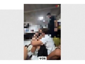 Localizan a 27 menores encerrados en un cuarto de una discoteca de Gran Canaria para esquivar a la Policía: “Papá, tengo miedo"