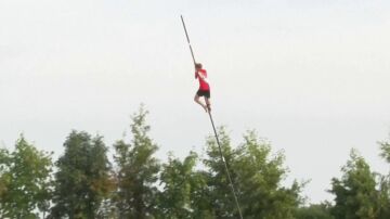 El salto con pértiga extremo que hace volar a los neerlandeses