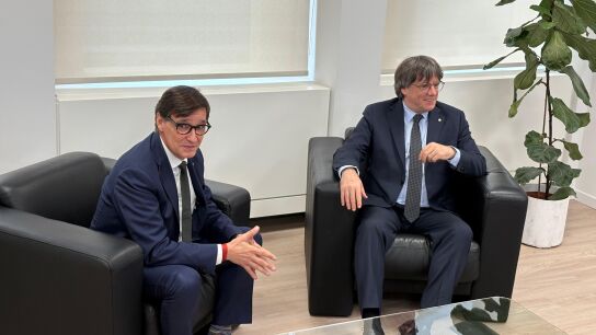 Carles Puigdemont se re&uacute;ne con Salvador Illa en Bruselas