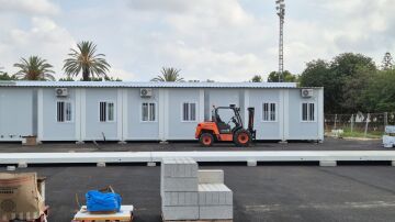 Instalación de aulas prefabricadas en la Escuela Infantil Ausiàs March y el Centro de Educación Primaria (CEP) Lluís Vives de Massanassa