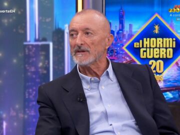 Arturo P&eacute;rez-Reverte habla sin tapujos del expresidente: "Zapatero era tonto y se hizo malo"