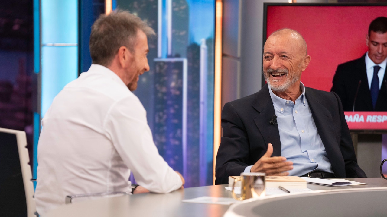 La confesión de Arturo Pérez-Reverte: "Ya no me fascina Pedro Sánchez, porque no se va a ir"
