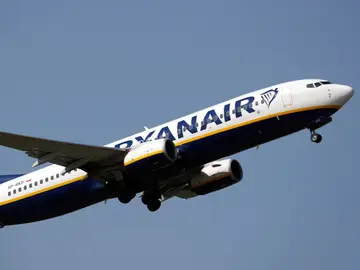 A3 Noticias 2 (03-09-25) Ryanair no operará desde de Santiago y cancelará los vuelos a Vigo y Tenerife Norte A3 Noticias 2 (03-09-25) Ryanair no operará desde de Santiago y cancelará los vuelos a Vigo y Tenerife Norte