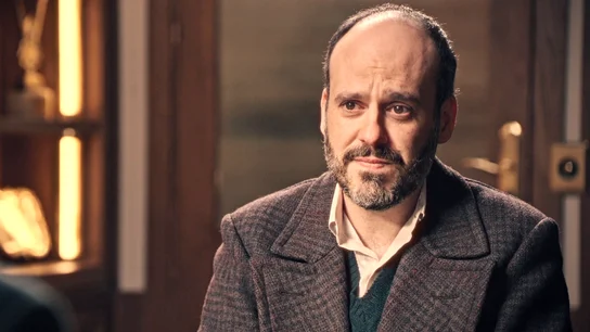 Capítulo 385 de Sueños de libertad; 3 de septiembre: Gaspar le comunica a Damián su intención de dejar su trabajo en la cantina Capítulo 385 de Sueños de libertad; 3 de septiembre: Gaspar le comunica a Damián su intención de dejar su trabajo en la cantina