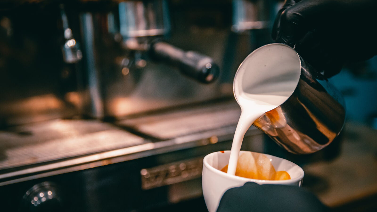¿Café con sal? Te contamos qué recomiendan los baristas para sustituir el azúcar