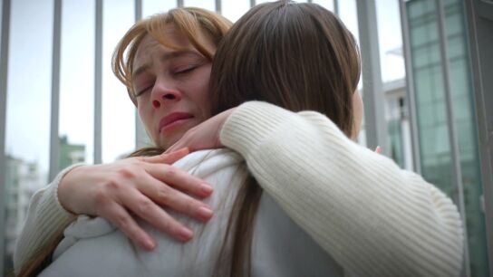 Umay emociona a Bahar al apoyar su matrimonio con Evren: &ldquo;Si eres feliz, yo soy feliz&rdquo;