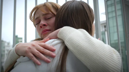 Umay emociona a Bahar al apoyar su matrimonio con Evren: “Si eres feliz, yo soy feliz” Umay emociona a Bahar al apoyar su matrimonio con Evren: “Si eres feliz, yo soy feliz”