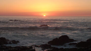 Puesta de sol en el océano Atlántico
