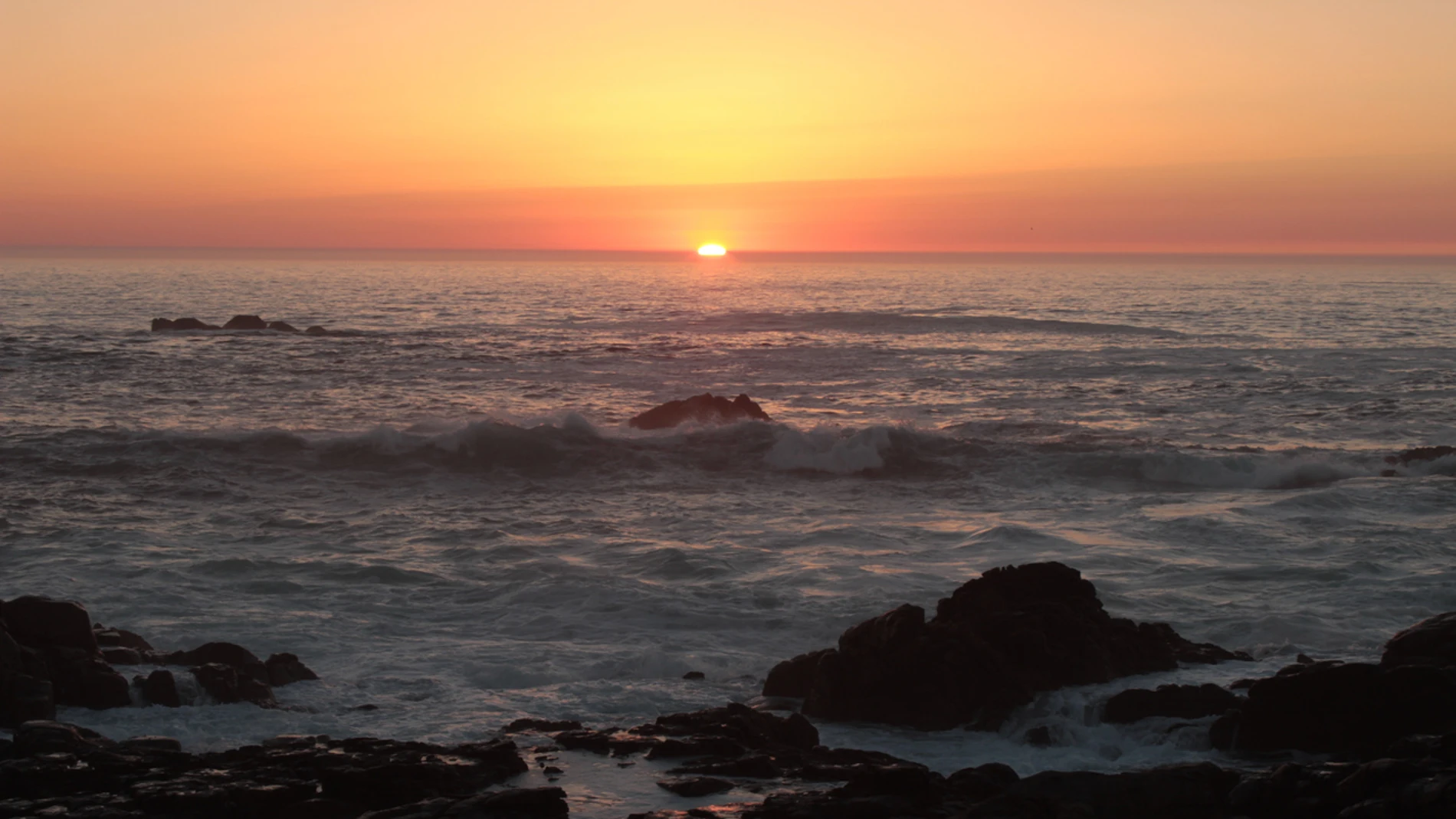 Puesta de sol en el océano Atlántico Puesta de sol en el océano Atlántico