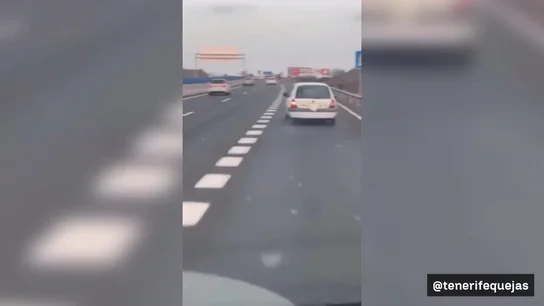 Oculta la matrícula de su coche y la Guardia Civil lo pilla en plena autopista Oculta la matrícula de su coche y la Guardia Civil lo pilla en plena autopista