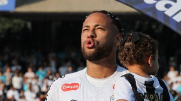 Neymar en un partido con el Santos