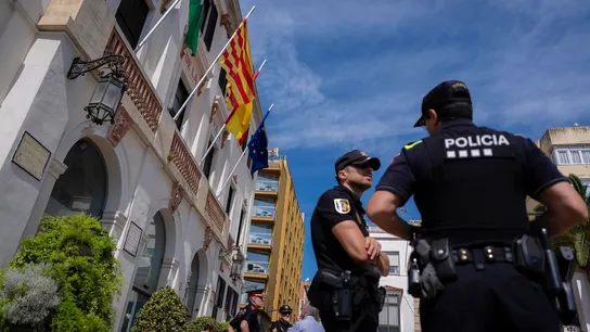 Prisión sin fianza para el hombre que mató a una mujer en un apartamento turístico de Lloret de Mar y olvidó su cartera Prisión sin fianza para el hombre que mató a una mujer en un apartamento turístico de Lloret de Mar y olvidó su cartera