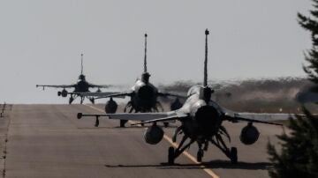 Aviones de combate F16. 