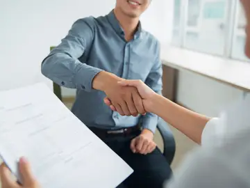 El relevo de los 'baby boomers' marcará el empleo en la próxima década en España: 8 de cada 10 trabajos serán para cubrir jubilaciones El relevo de los 'baby boomers' marcará el empleo en la próxima década en España: 8 de cada 10 trabajos serán para cubrir jubilaciones
