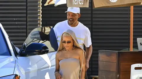 Will Smith y su mujer Jada Pinkett en Malibú Will Smith y su mujer Jada Pinkett en Malibú
