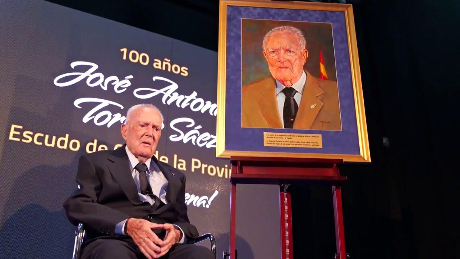 El alcalde de Chercos, el más longevo de España recibe a sus 100 años el Escudo de Oro de la Provincia de Almería