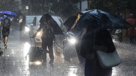 Localidades alicantinas suspenden clases ante la alerta por fuertes lluvias Localidades alicantinas suspenden clases ante la alerta por fuertes lluvias