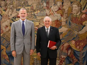 El rey recibe en audiencia al presidente del Tribunal Constitucional, Cándido Conde-Pumpido El rey recibe en audiencia al presidente del Tribunal Constitucional, Cándido Conde-Pumpido