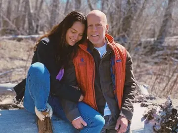 Bruce Willis y su mujer Emma Heming Bruce Willis y su mujer Emma Heming
