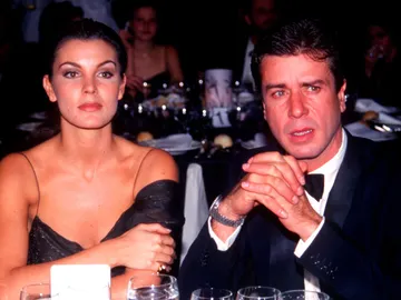 Mar Flores y Cayetano Martínez de Irujo, en 1997 Mar Flores y Cayetano Martínez de Irujo, en 1997
