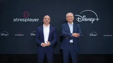 José Antonio Antón (Director General de Atresmedia Audiovisual) y Simon Amselem (consejero delegado The Walt Disney Company España&Portugal) José Antonio Antón (Director General de Atresmedia Audiovisual) y Simon Amselem (consejero delegado The Walt Disney Company España&Portugal)