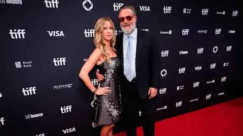 Russell Crowe y Britney Theriot en el estreno de "Nuremberg" en el Festival Internacional de Cine de Toronto Russell Crowe y Britney Theriot en el estreno de "Nuremberg" en el Festival Internacional de Cine de Toronto