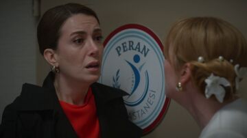 Bahar confiesa a Çagla el verdadero motivo por el que no se ha casado con Evren: “Me duele en el alma”