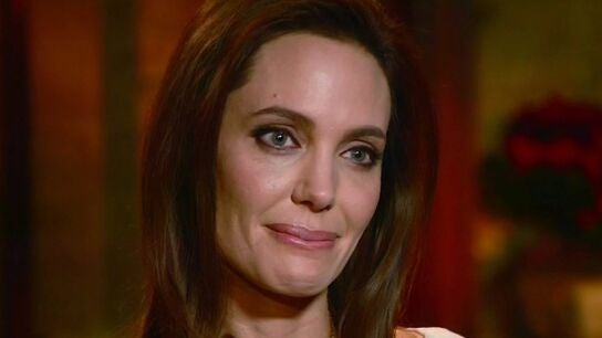 Angelina Jolie llora en televisi&oacute;n en 2014