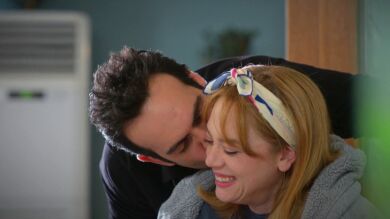 Bahar y Evren preparan muy ilusionados su boda, esta noche en Renacer