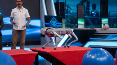 Nacho Cano alucina con la tecnología futurista de Marron: 