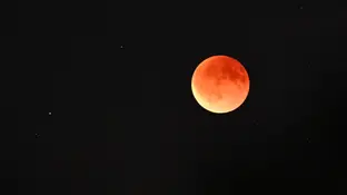 Lunar Eclipse 07 September 2025, Czech Republic, Brno: A view of a total lunar eclipse above the chapel on Hradik Hill. Photo: ·álek Václav/CTK/dpa 07/09/2025 ONLY FOR USE IN SPAIN