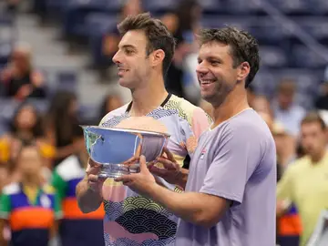 Marcel Granollers y Horacio Zeballos, con el trofeo de dobles del US Open Marcel Granollers y Horacio Zeballos, con el trofeo de dobles del US Open