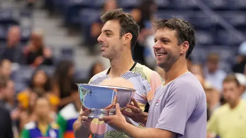 Marcel Granollers y Horacio Zeballos, con el trofeo de dobles del US Open Marcel Granollers y Horacio Zeballos, con el trofeo de dobles del US Open