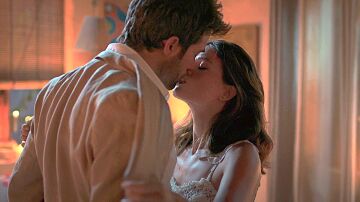 La noche de bodas más romántica: César prepara una sorpresa muy especial a Amanda para celebrar su matrimonio
