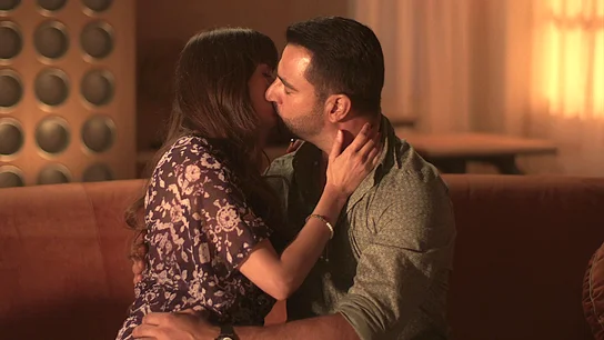 El plan de Patricia sale a la perfección: Julia besa a David y la mujer los pilla… ¡infraganti! El plan de Patricia sale a la perfección: Julia besa a David y la mujer los pilla… ¡infraganti!
