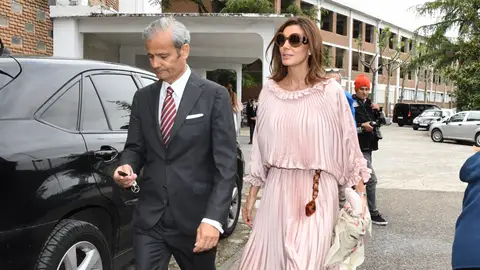 Javier Merino y Mar Flores en la comunión de uno de sus hijos Javier Merino y Mar Flores en la comunión de uno de sus hijos