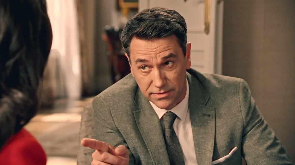 Gabriel ayuda a María a tensar las cosas entre los De la Reina: quieren presionar a Damián