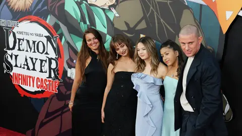 Inka Williams, Channing Tatum y su hija Evevrly en la premiere de Demon Slayer: Kimetsu No Yaiba Infinity Castle en Los Ángeles Inka Williams, Channing Tatum y su hija Evevrly en la premiere de Demon Slayer: Kimetsu No Yaiba Infinity Castle en Los Ángeles